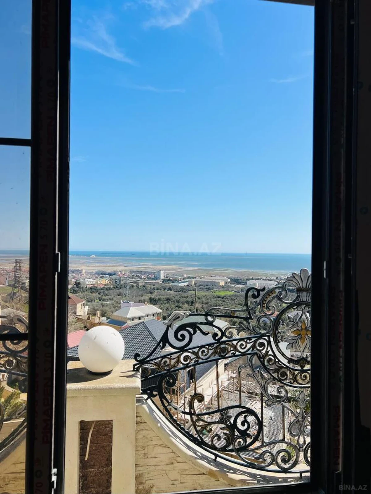 Satılır 4 otaqlı mənzil 132 m²