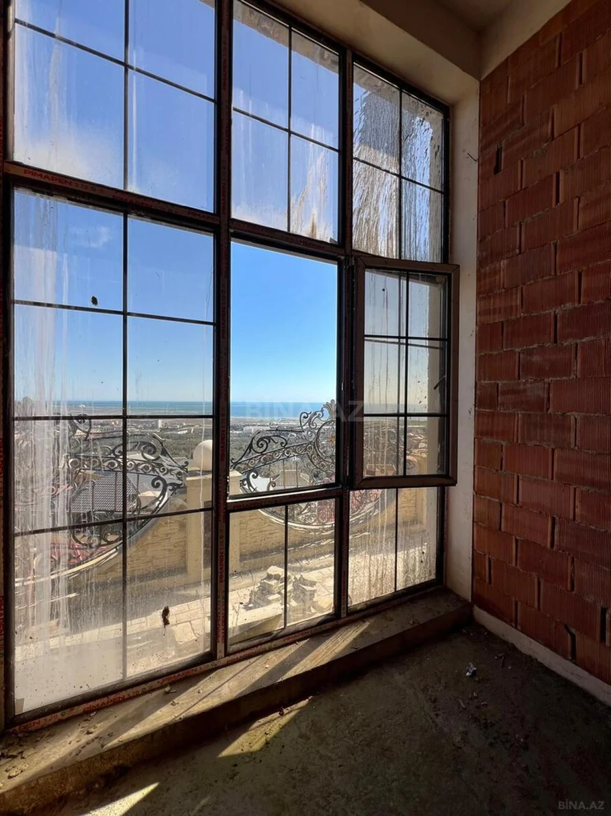 Satılır 4 otaqlı mənzil 132 m²