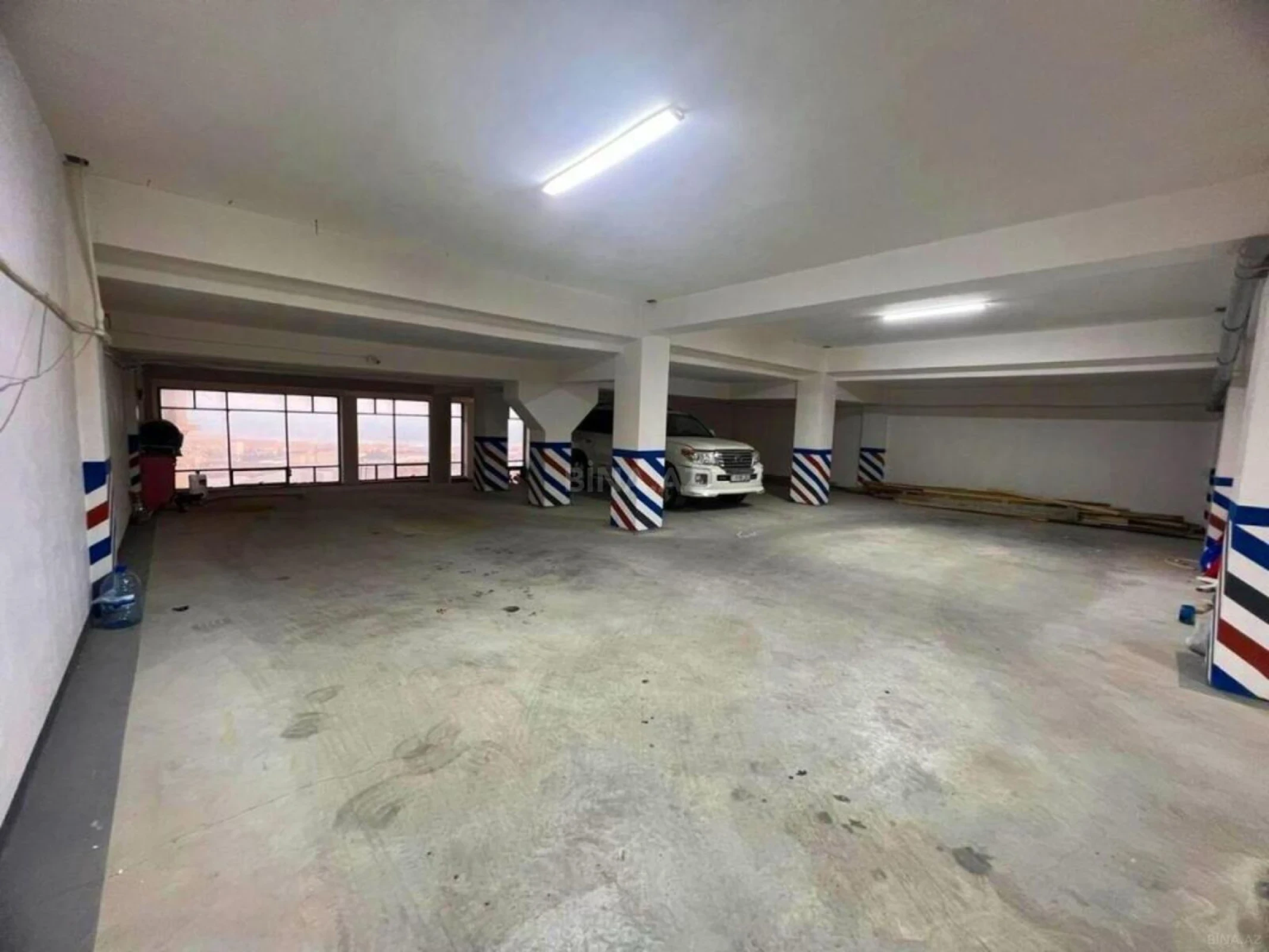Satılır 4 otaqlı mənzil 132 m²