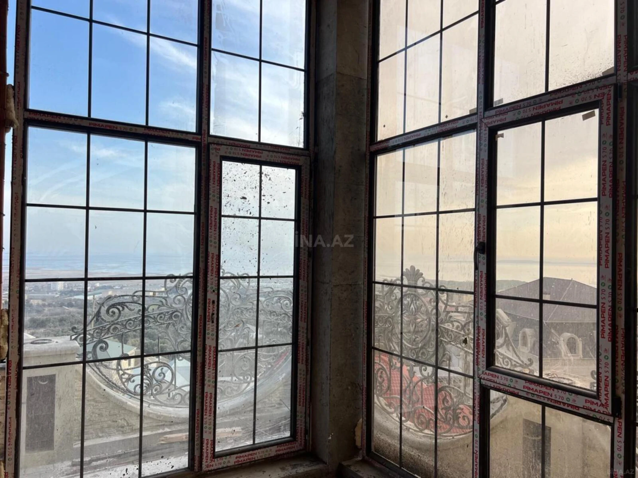 Satılır 4 otaqlı mənzil 132 m²