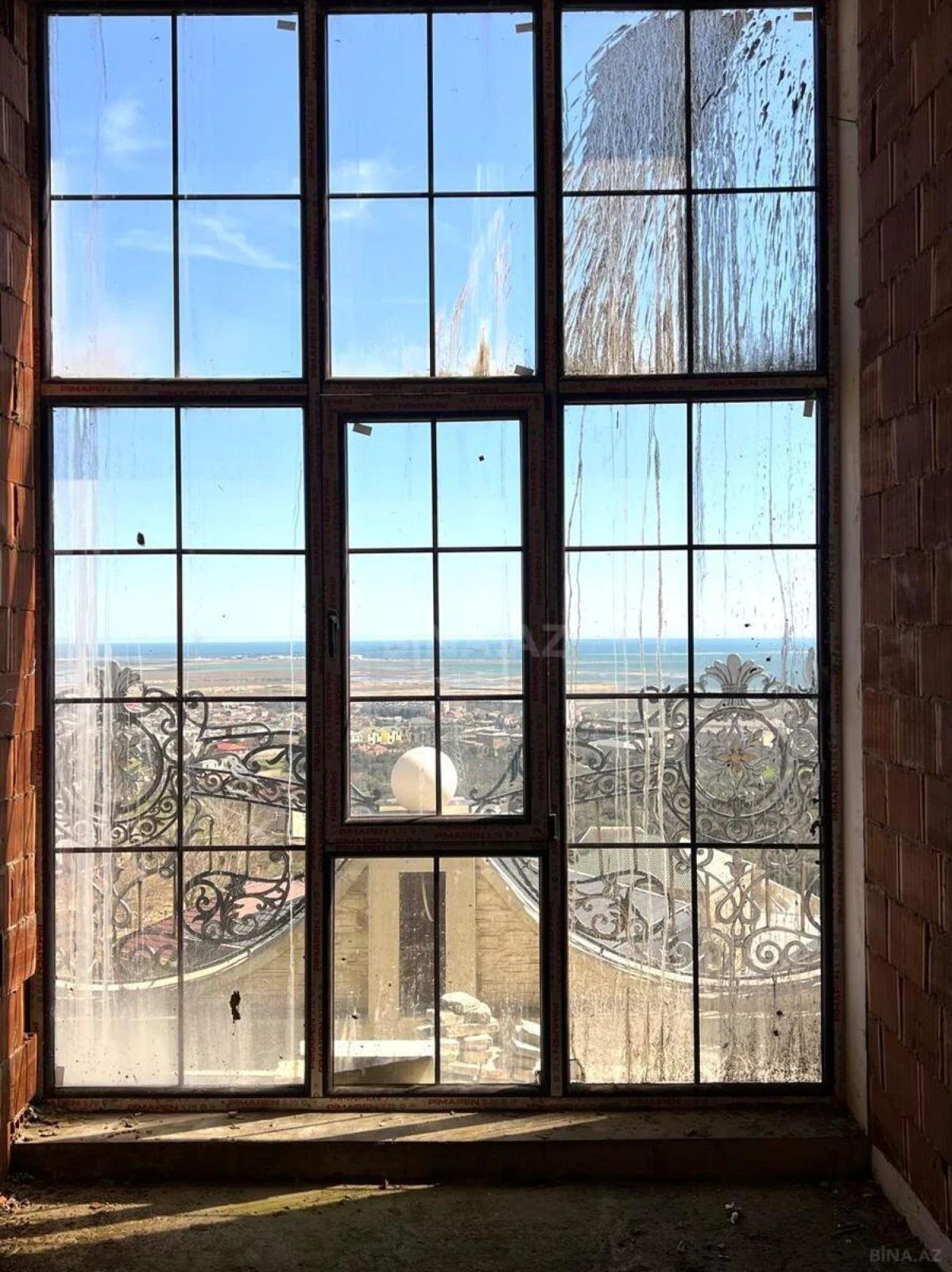 Satılır 4 otaqlı mənzil 132 m²