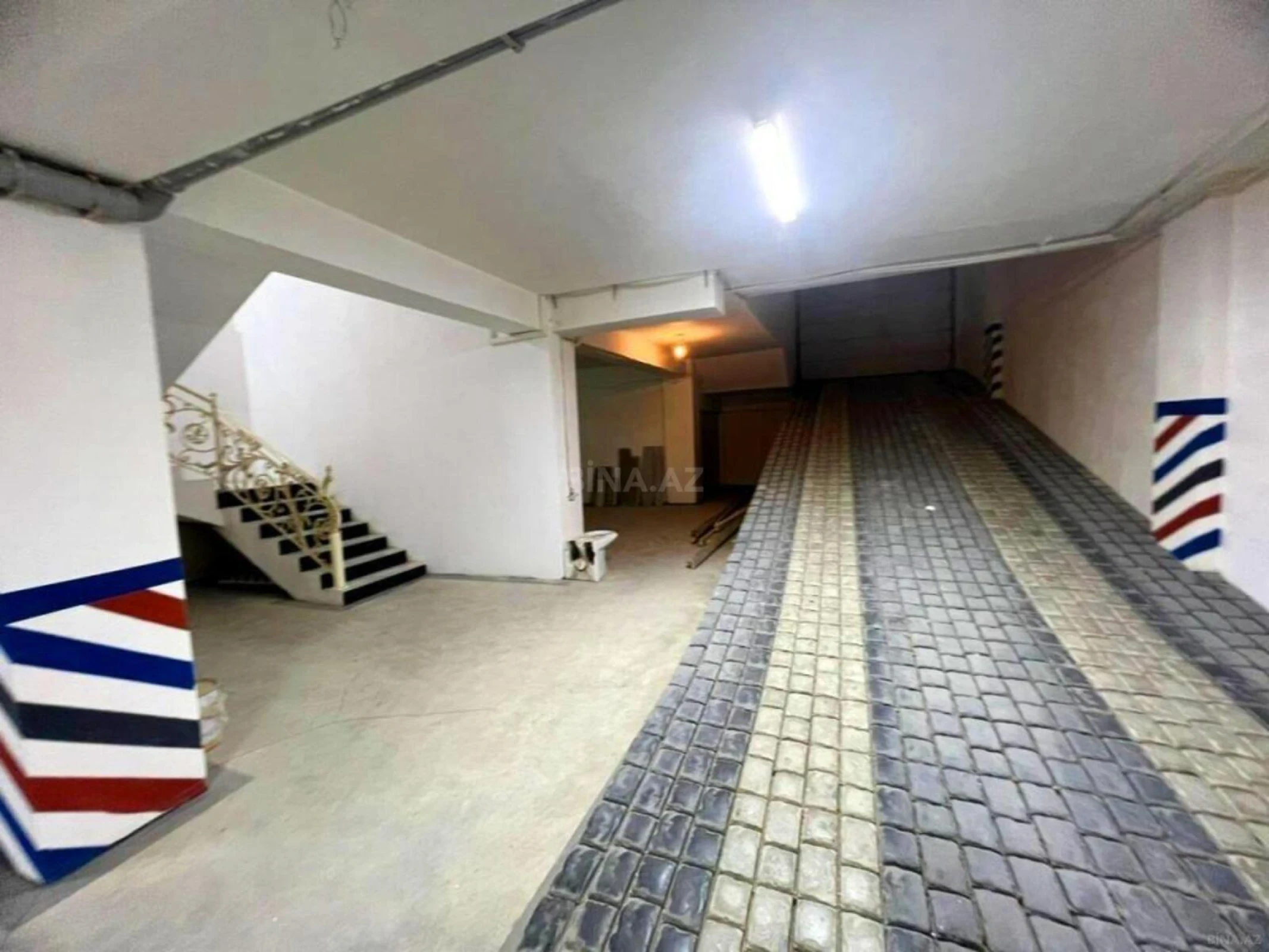 Satılır 4 otaqlı mənzil 132 m²