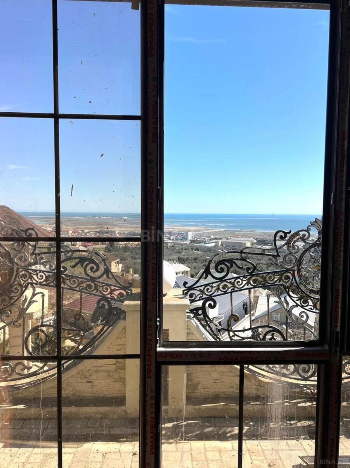Satılır 4 otaqlı mənzil 132 m²