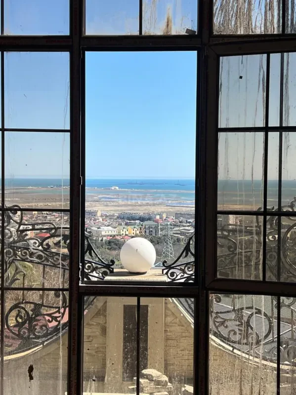 Satılır 4 otaqlı mənzil 132 m²