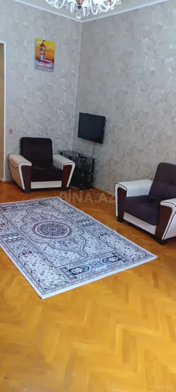Kirayə verilir 2 otaqlı mənzil 80 m²