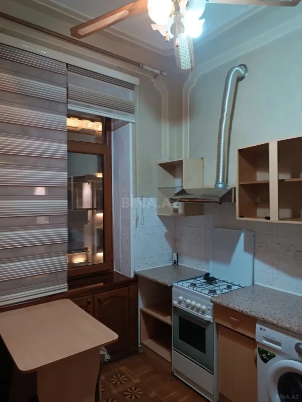 Kirayə verilir 2 otaqlı mənzil 80 m²