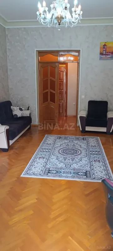 Kirayə verilir 2 otaqlı mənzil 80 m²