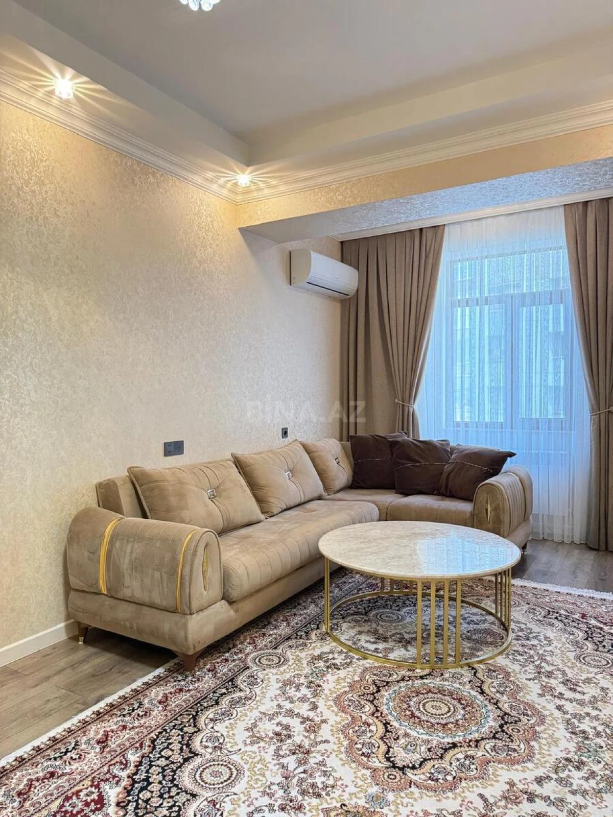 Satılır 2 otaqlı mənzil 62 m²