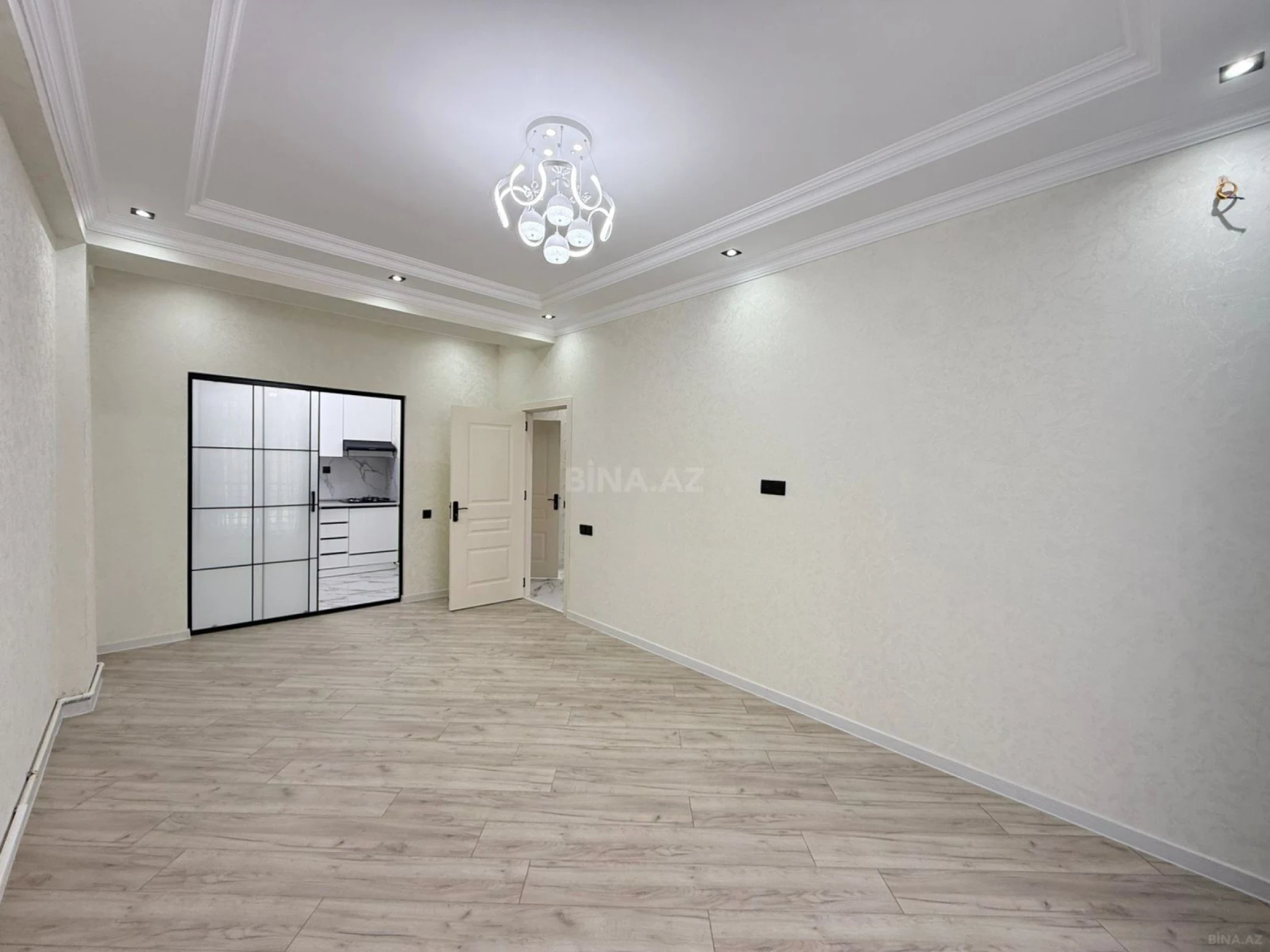 Satılır 2 otaqlı mənzil 67 m²