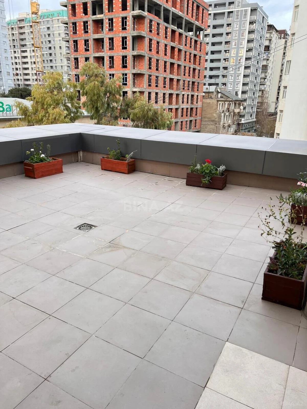Kirayə verilir 2 otaqlı ofis 140 m²
