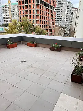 Kirayə verilir 2 otaqlı ofis 140 m²