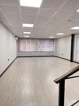 Kirayə verilir 2 otaqlı ofis 140 m²