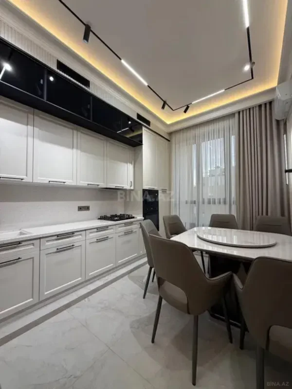 Kirayə verilir 2 otaqlı mənzil 80 m²