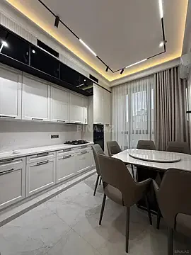 Kirayə verilir 2 otaqlı mənzil 80 m²