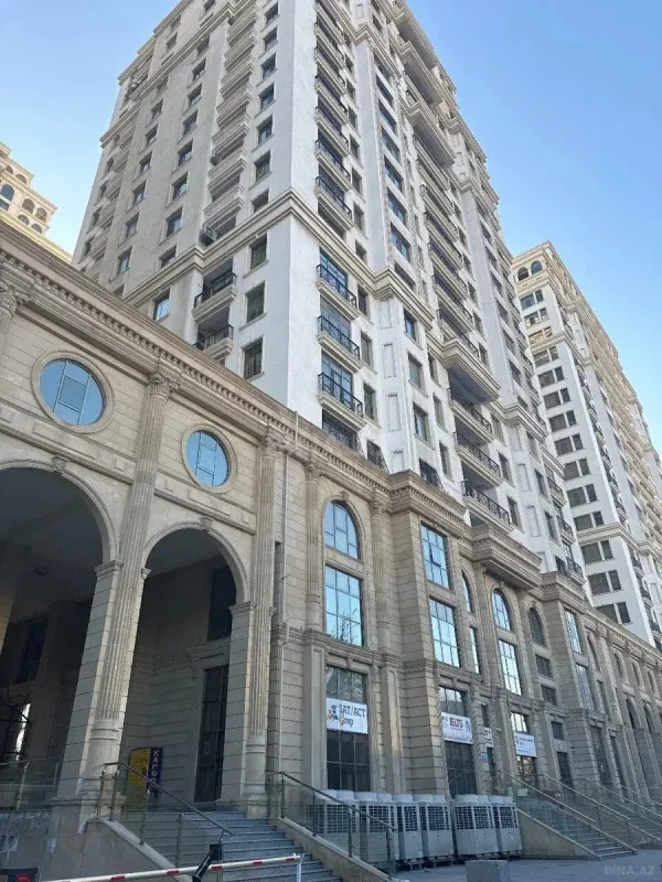 Kirayə verilir 4 otaqlı mənzil 147 m²