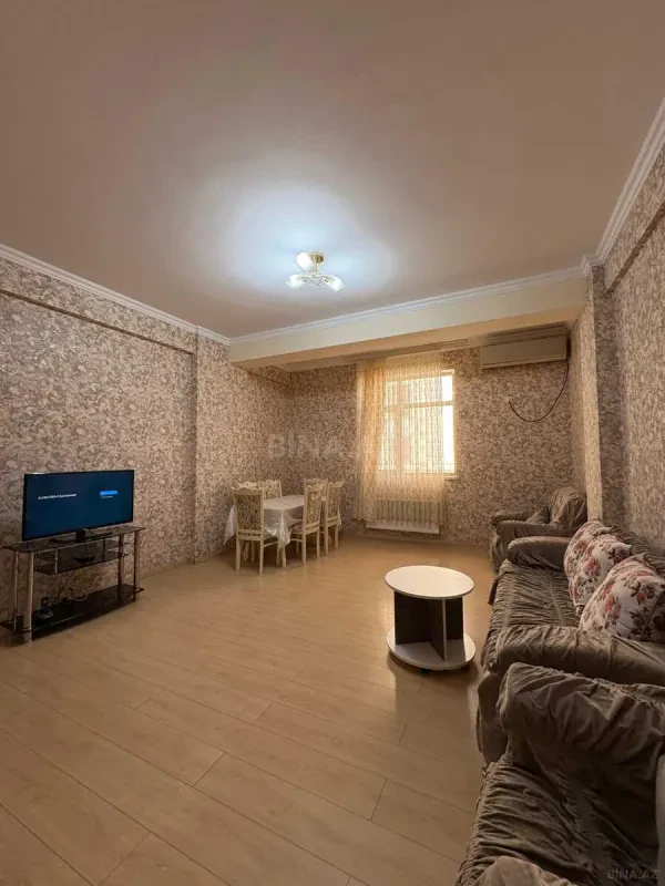 Kirayə verilir 4 otaqlı mənzil 147 m²