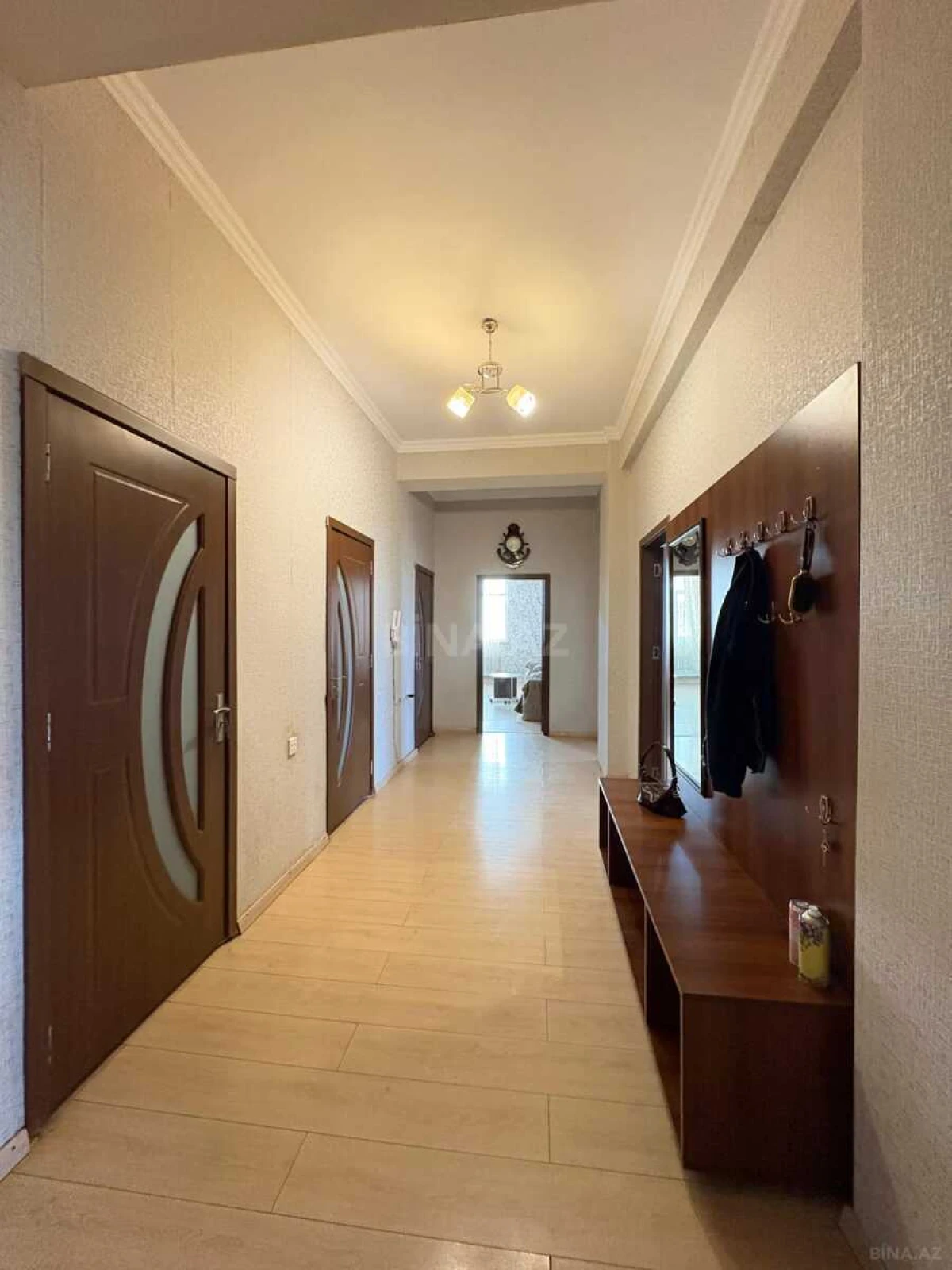Kirayə verilir 4 otaqlı mənzil 147 m²