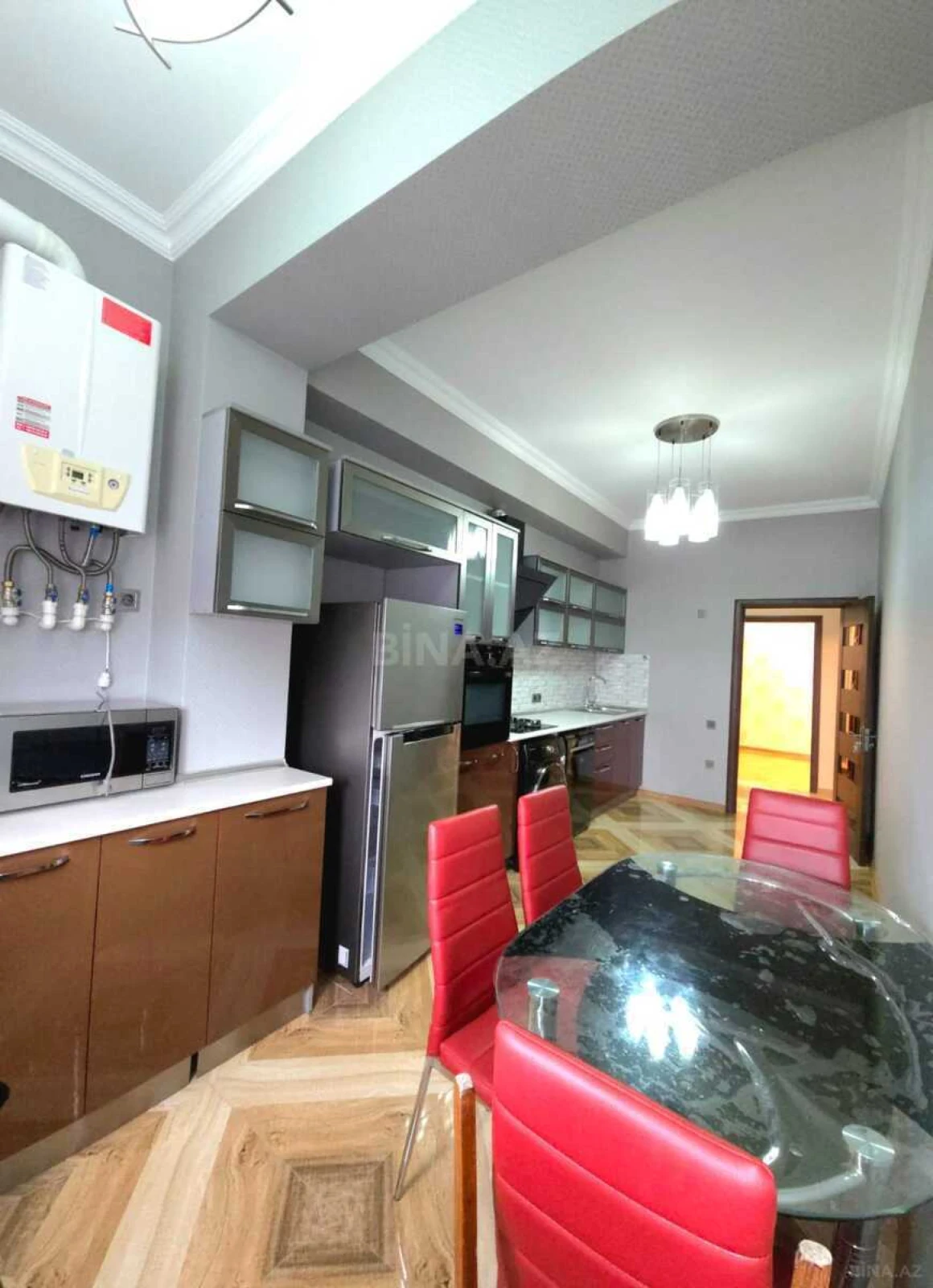 Satılır 2 otaqlı mənzil 83 m²