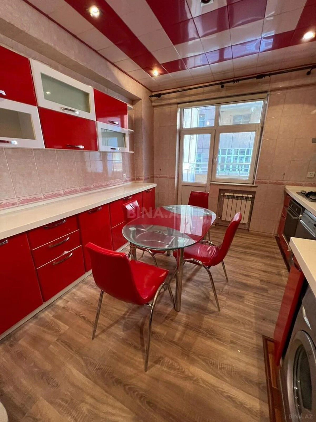 Kirayə verilir 3 otaqlı mənzil 105 m²