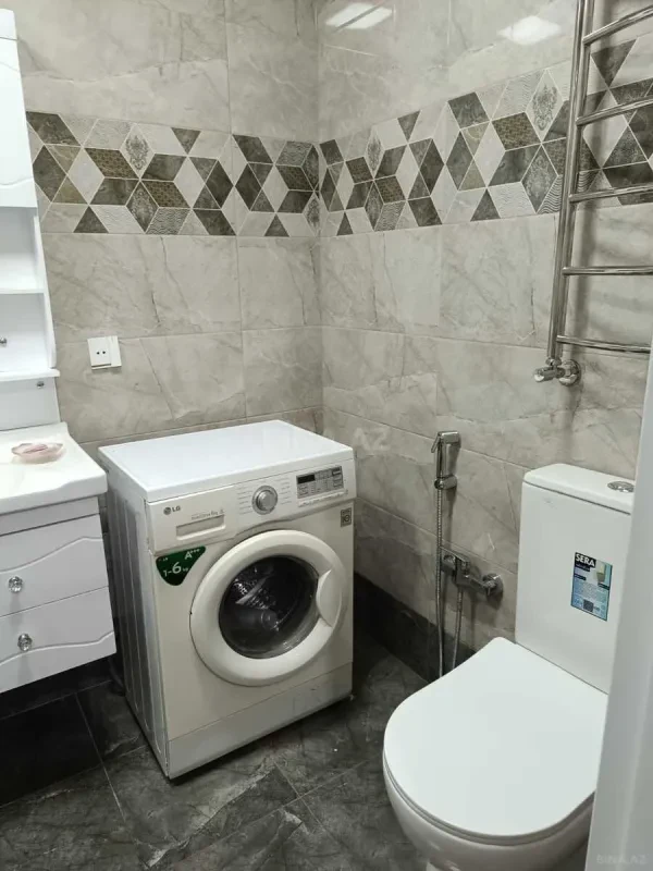 Kirayə verilir 2 otaqlı mənzil 65 m²