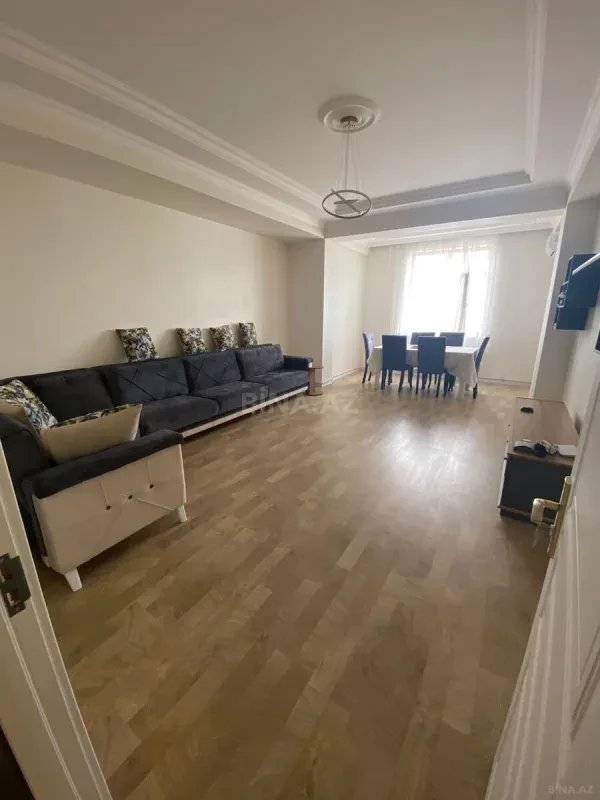 Kirayə verilir 2 otaqlı mənzil 90 m²