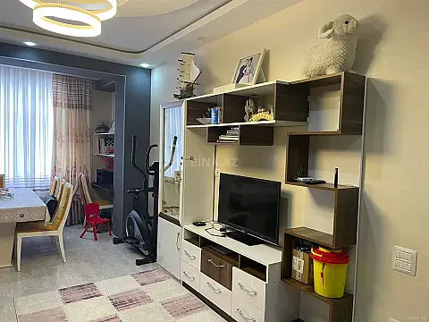 Satılır 2 otaqlı mənzil 81 m²
