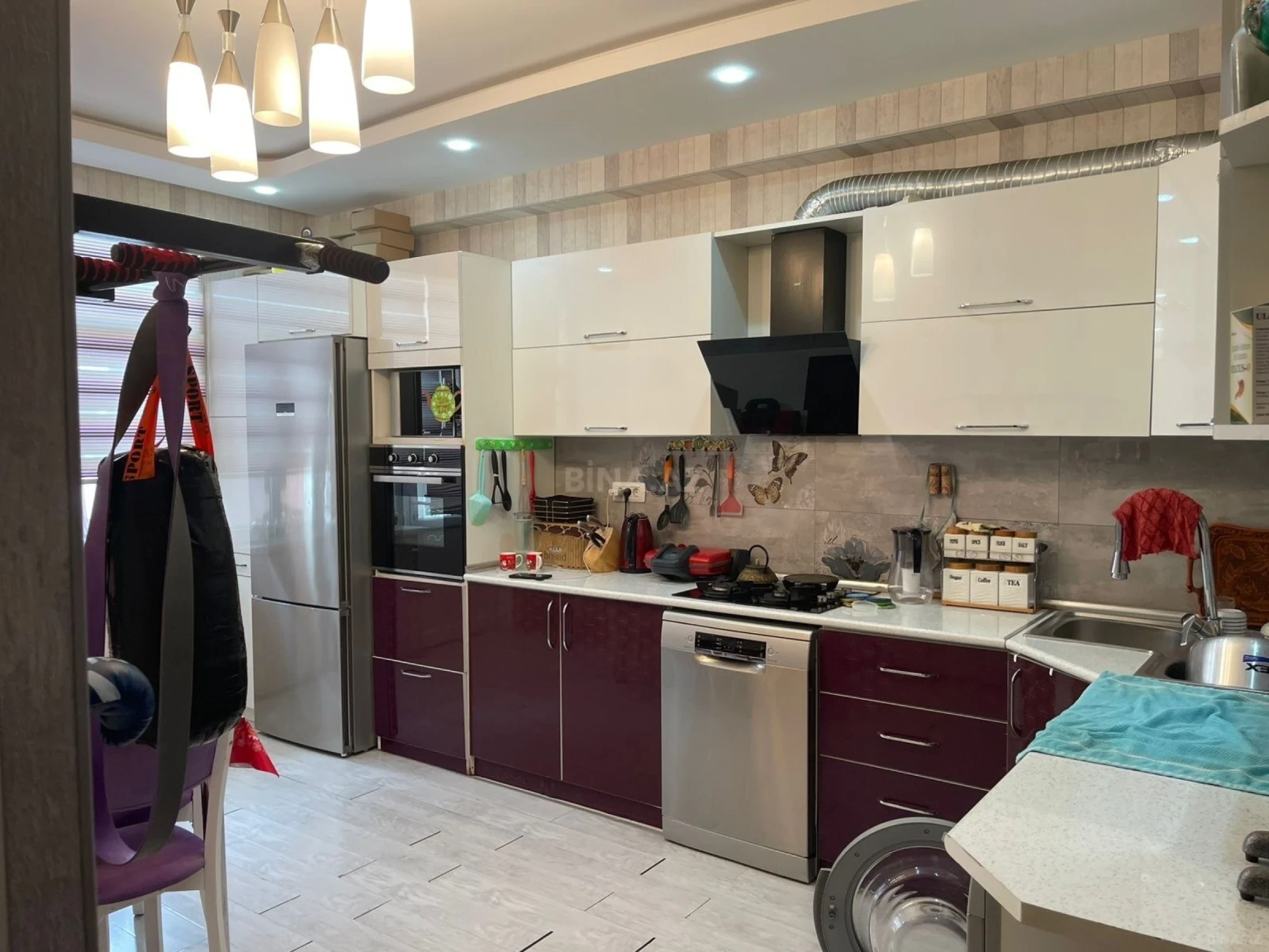 Satılır 2 otaqlı mənzil 81 m²