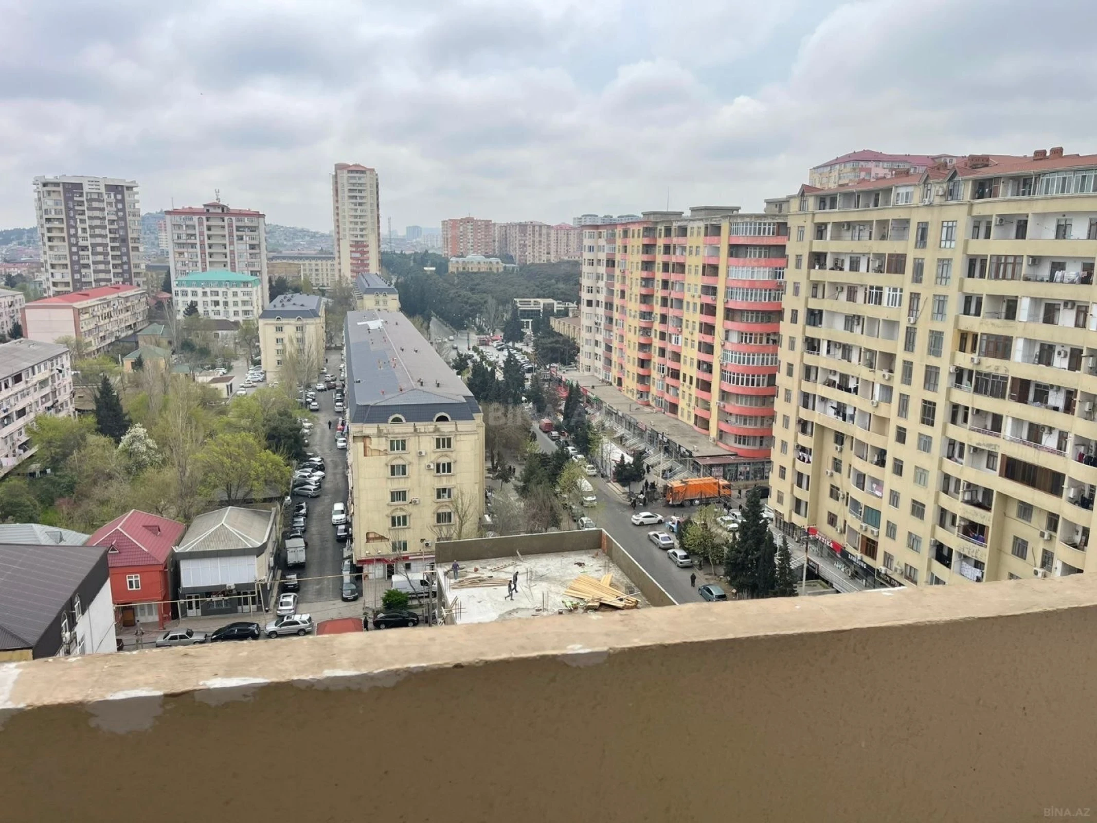 Satılır 2 otaqlı mənzil 81 m²