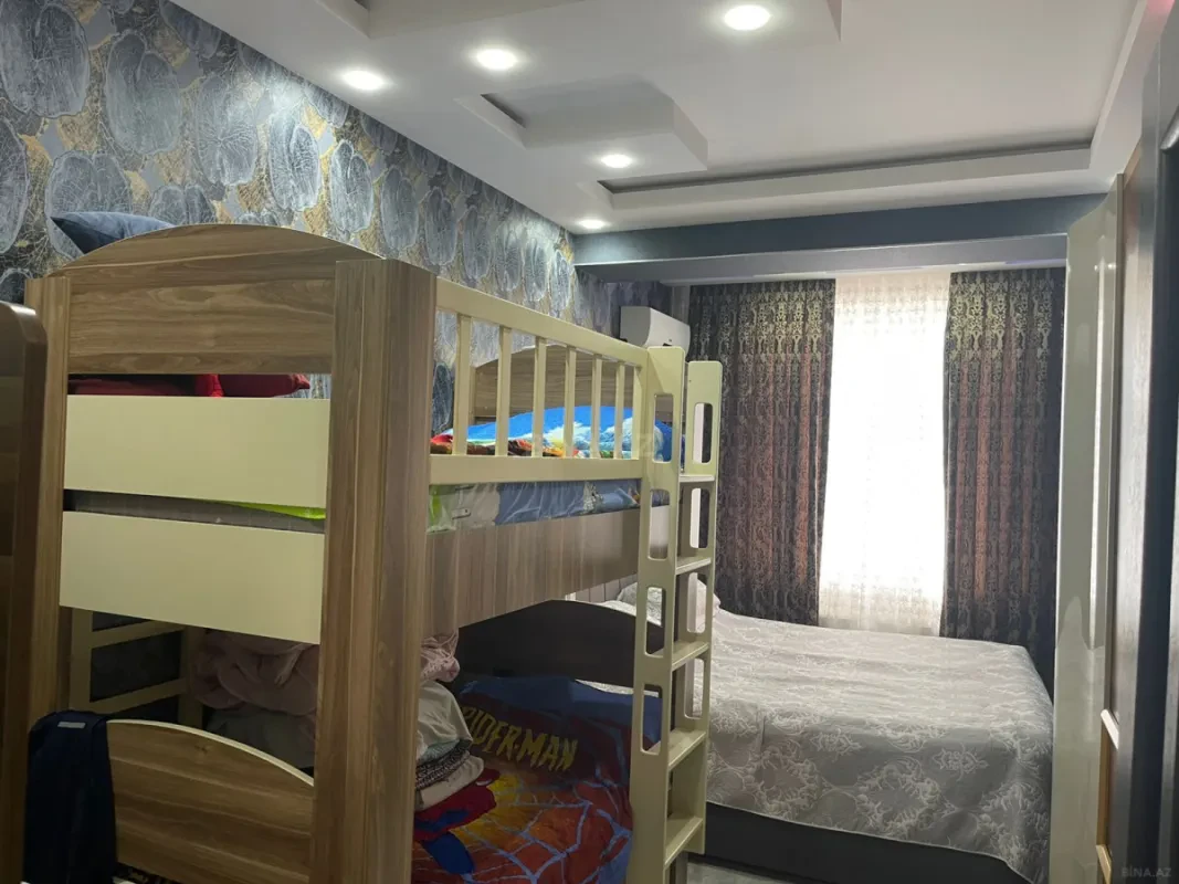 Satılır 2 otaqlı mənzil 81 m²