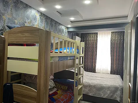 Satılır 2 otaqlı mənzil 81 m²