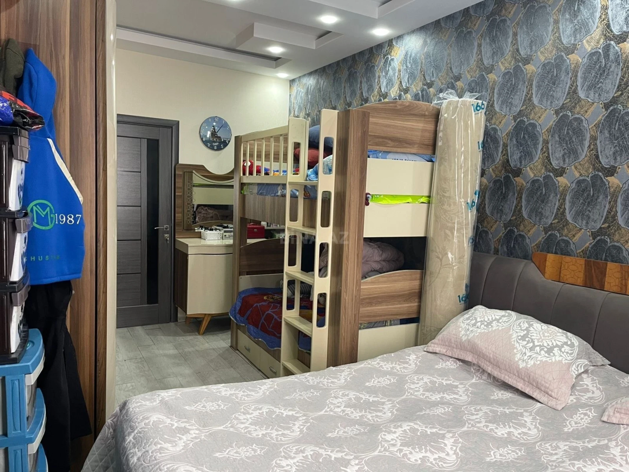 Satılır 2 otaqlı mənzil 81 m²