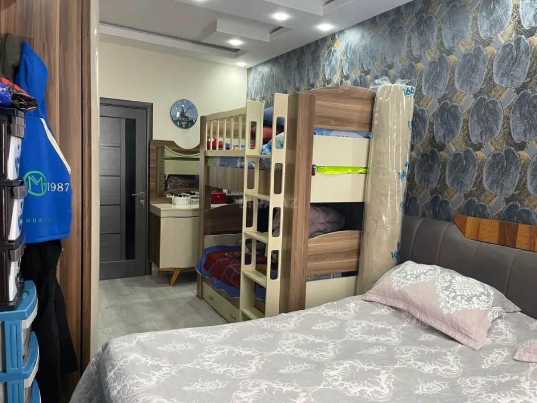Satılır 2 otaqlı mənzil 81 m²