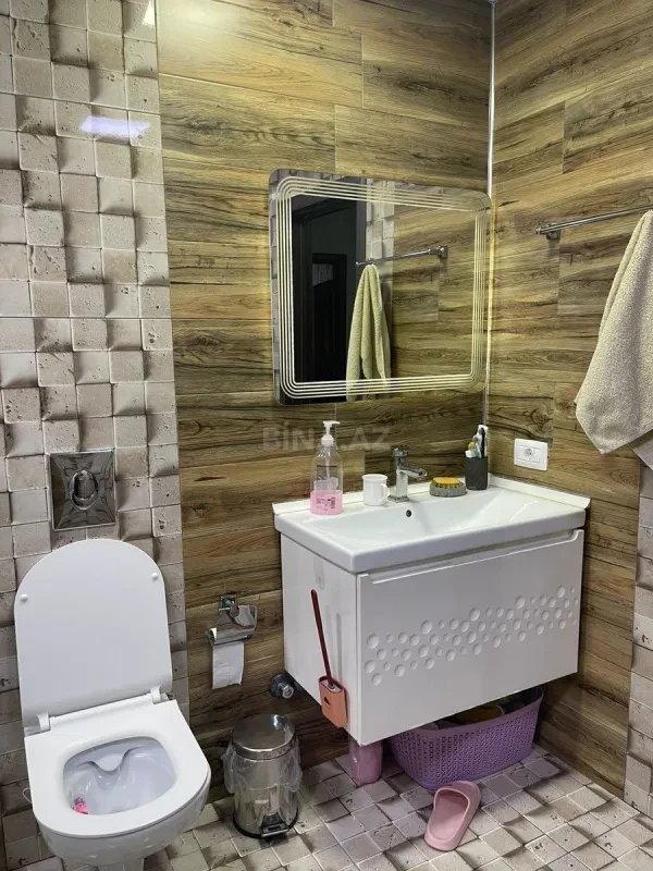 Satılır 2 otaqlı mənzil 81 m²