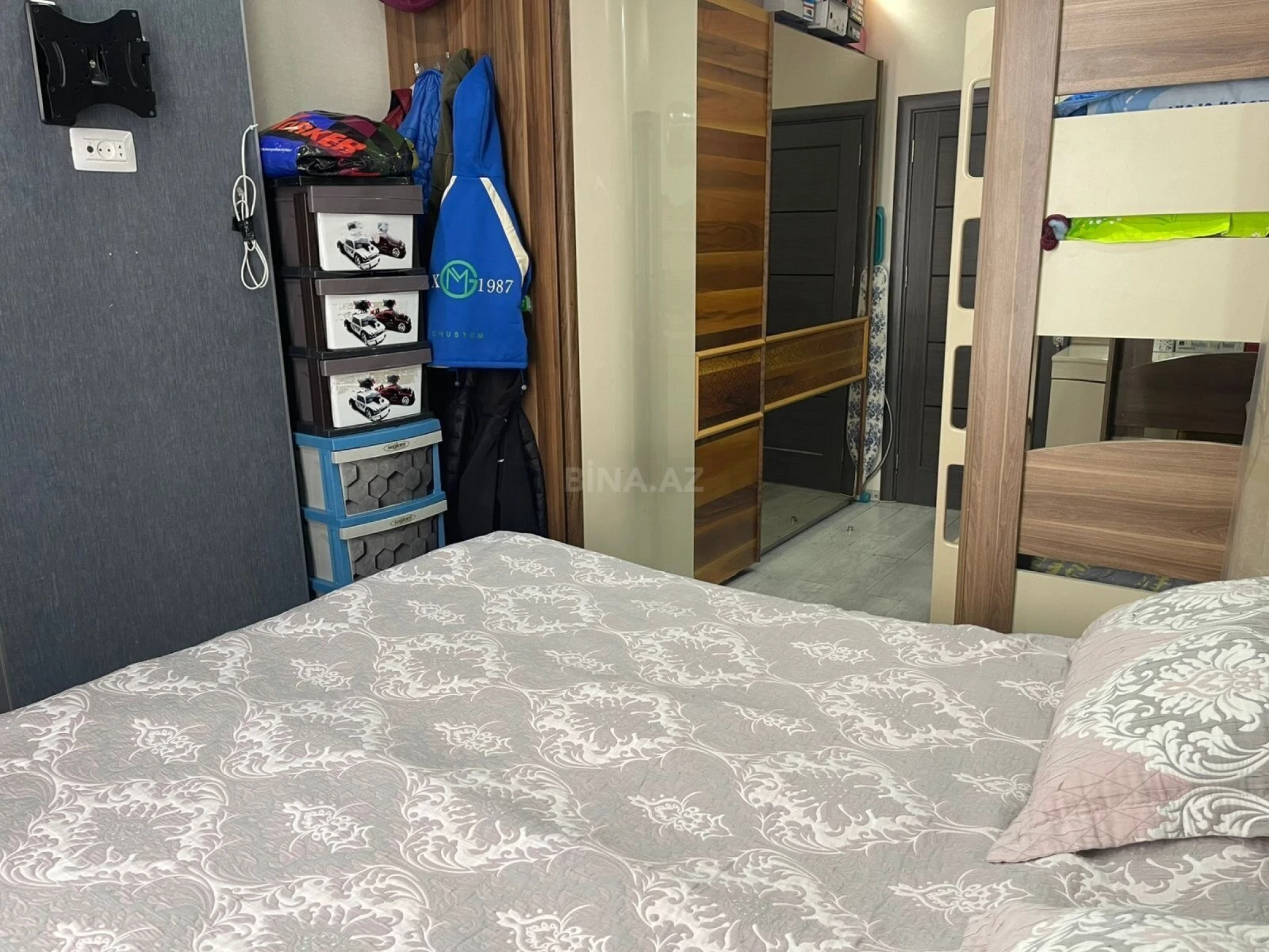 Satılır 2 otaqlı mənzil 81 m²