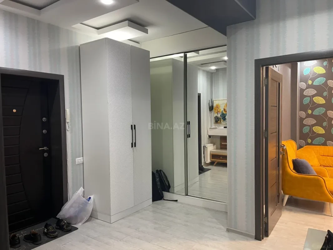 Satılır 2 otaqlı mənzil 81 m²