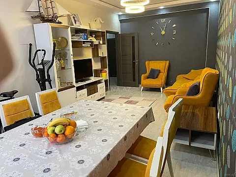 Satılır 2 otaqlı mənzil 81 m²