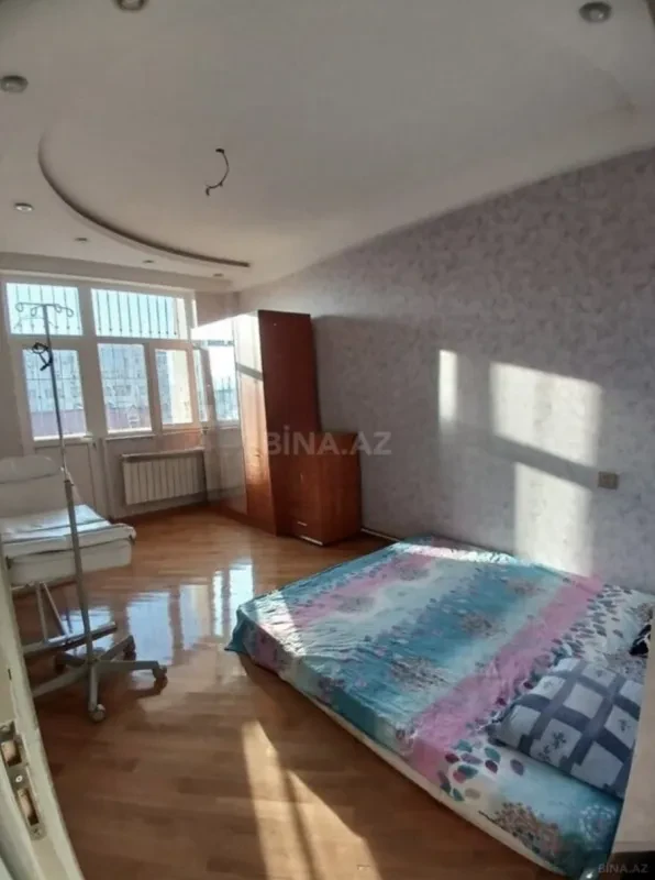 Satılır 3 otaqlı mənzil 94 m²
