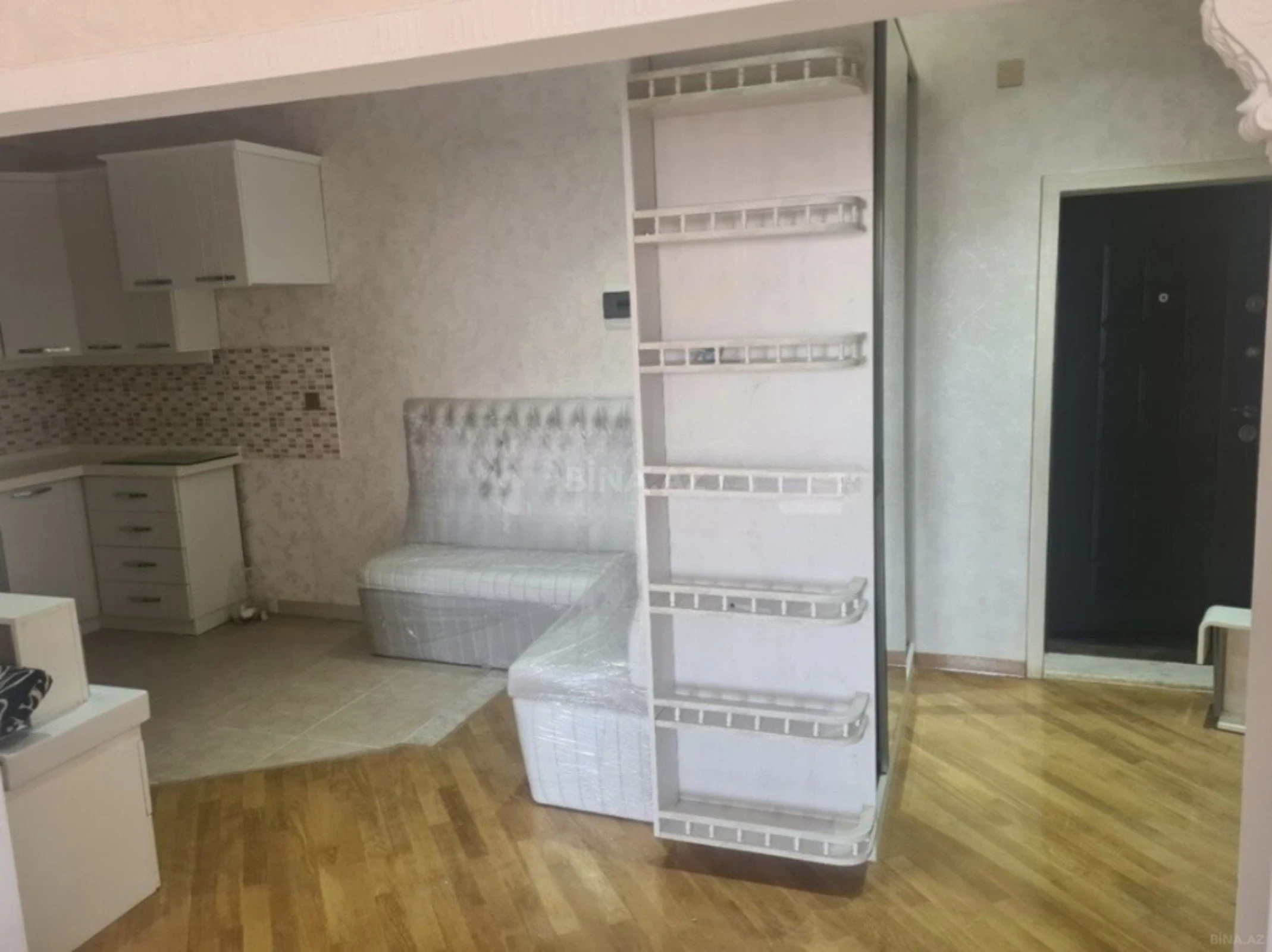 Satılır 3 otaqlı mənzil 94 m²