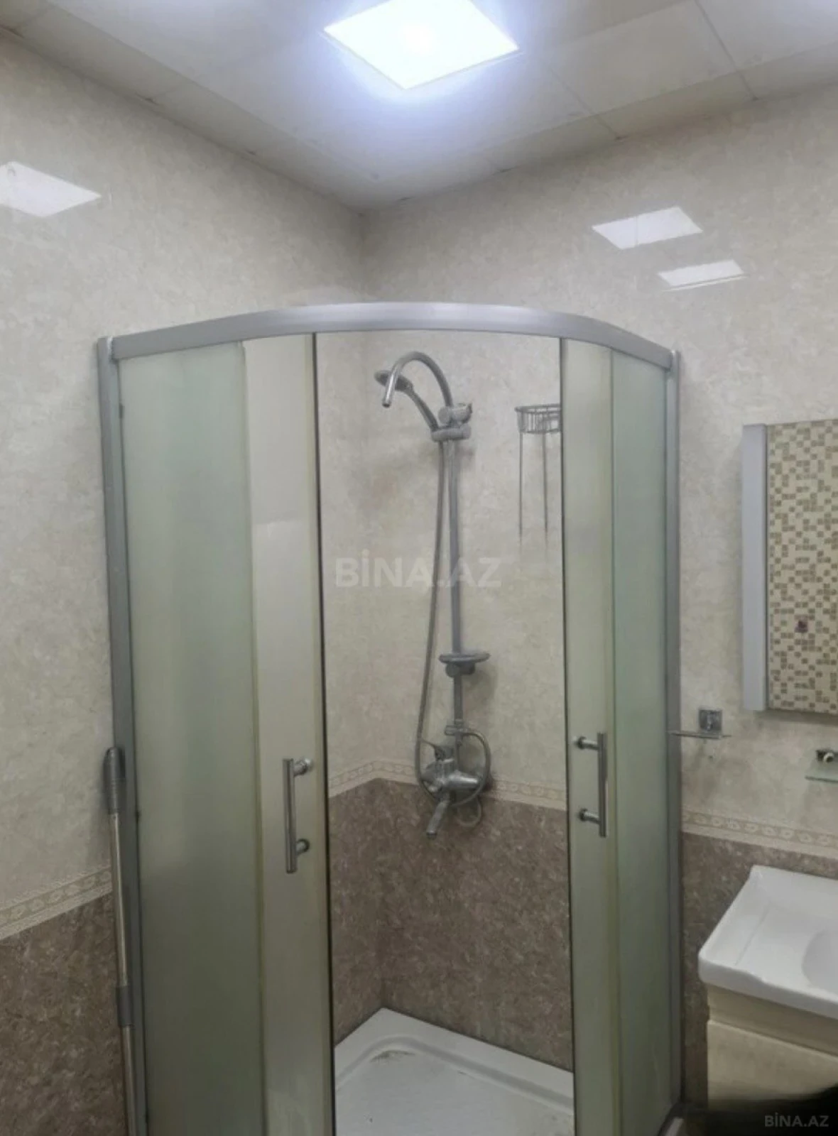 Satılır 3 otaqlı mənzil 94 m²