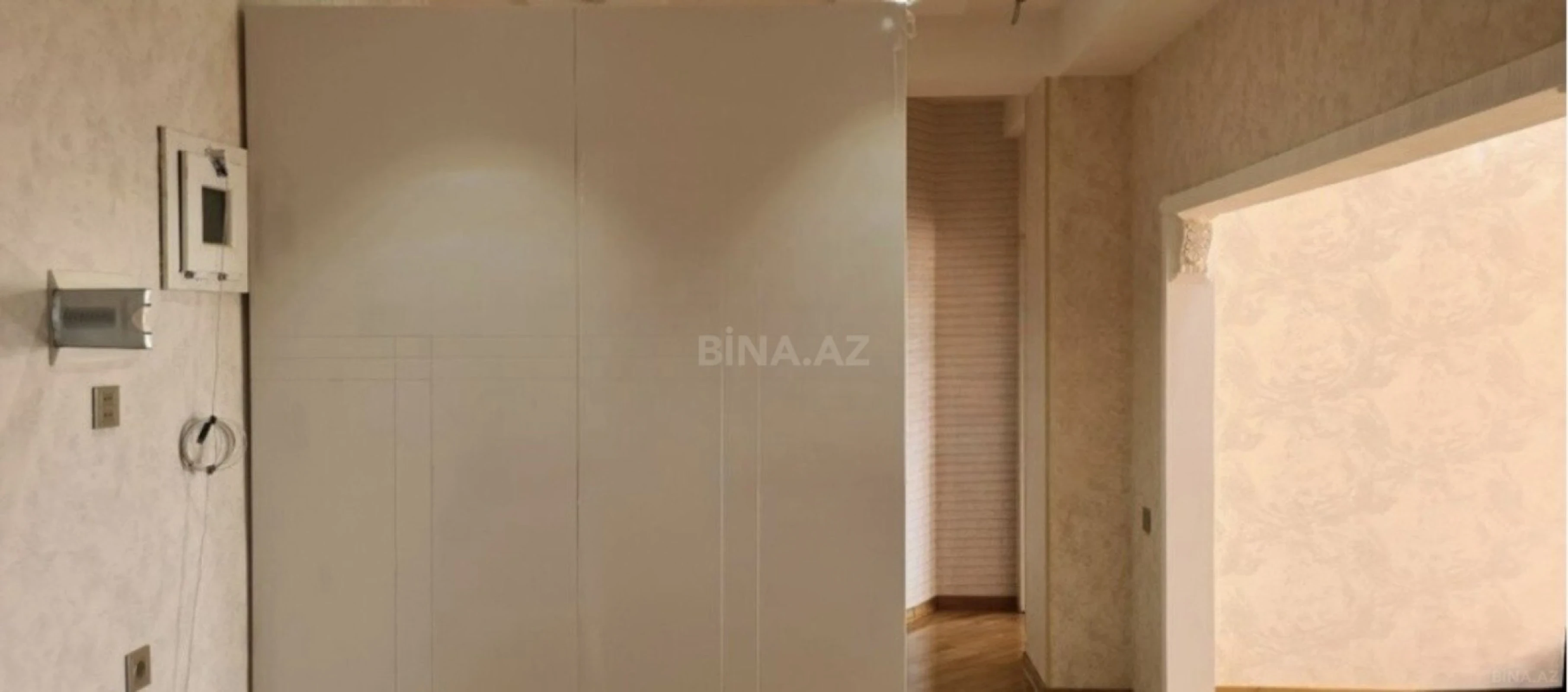 Satılır 3 otaqlı mənzil 94 m²