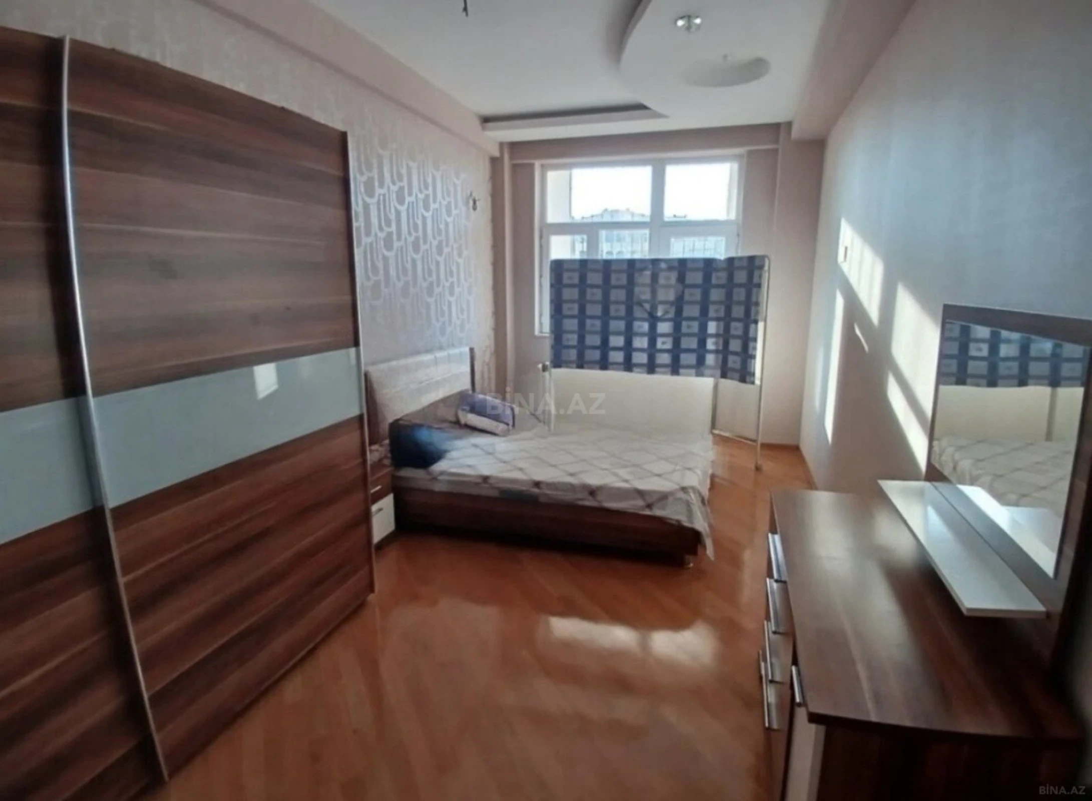 Satılır 3 otaqlı mənzil 94 m²