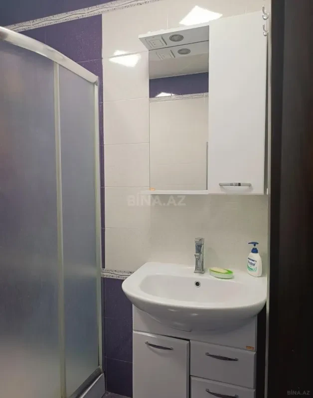 Kirayə verilir 2 otaqlı mənzil 65 m²