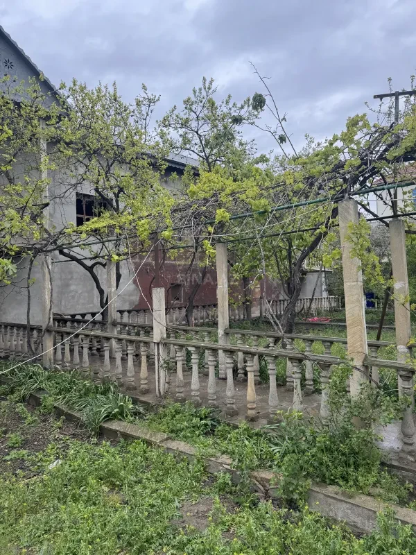 Satılır 11 otaqlı həyət evi 630 m²