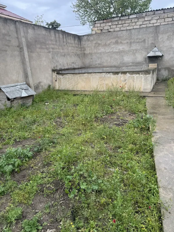Satılır 11 otaqlı həyət evi 630 m²