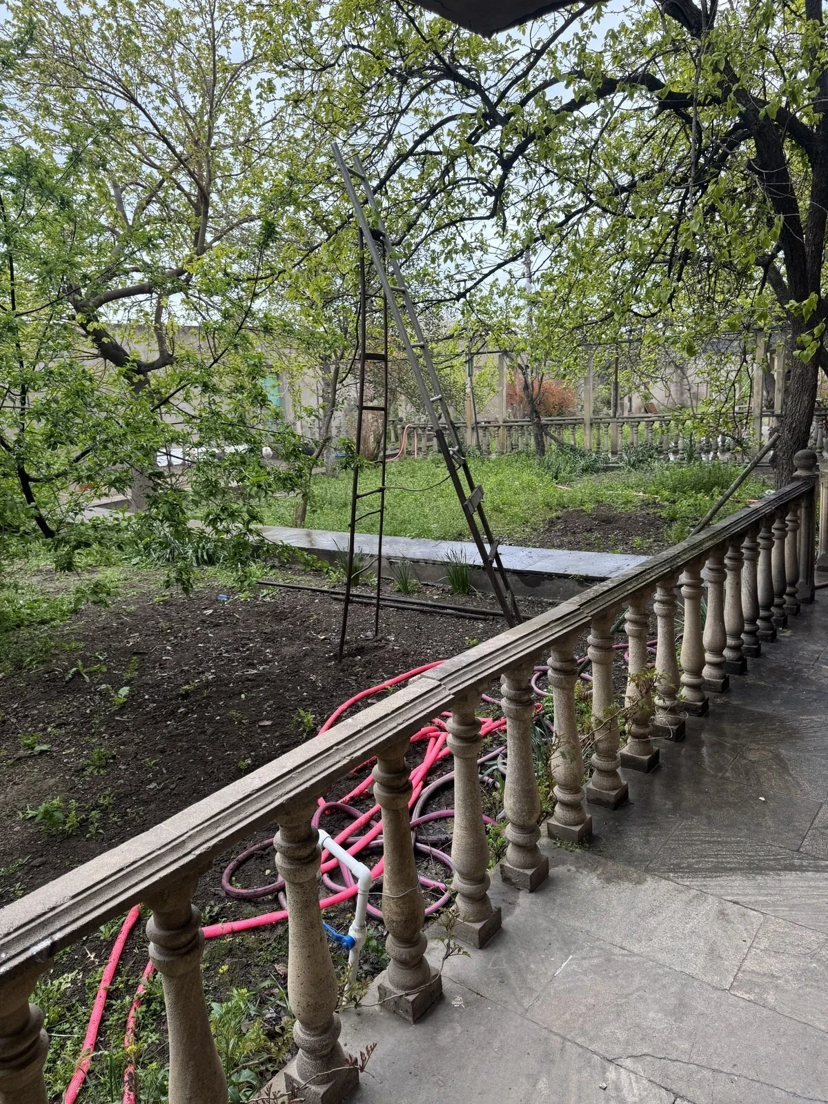 Satılır 11 otaqlı həyət evi 630 m²