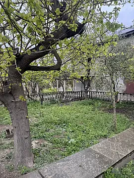 Satılır 11 otaqlı həyət evi 630 m²
