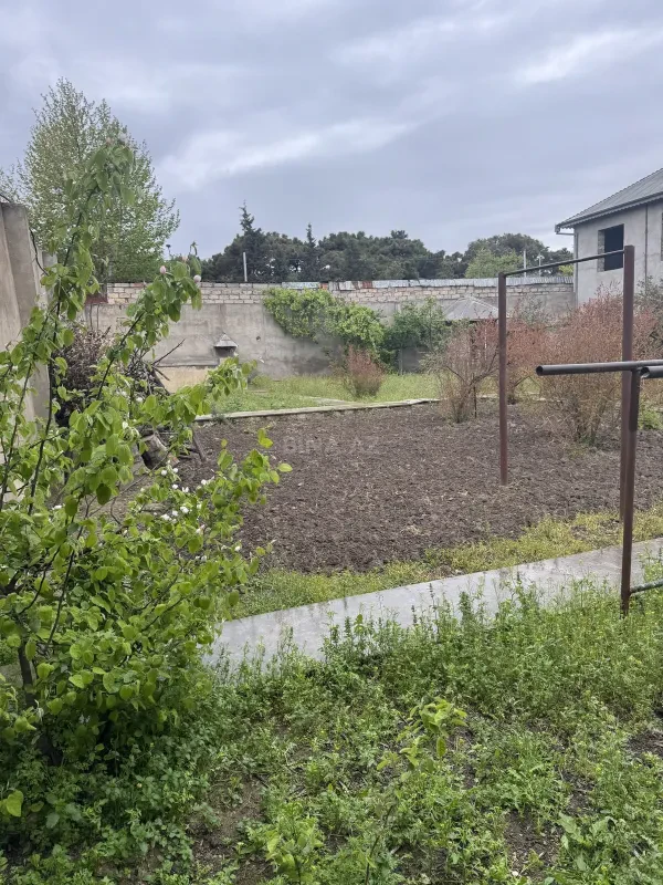 Satılır 11 otaqlı həyət evi 630 m²