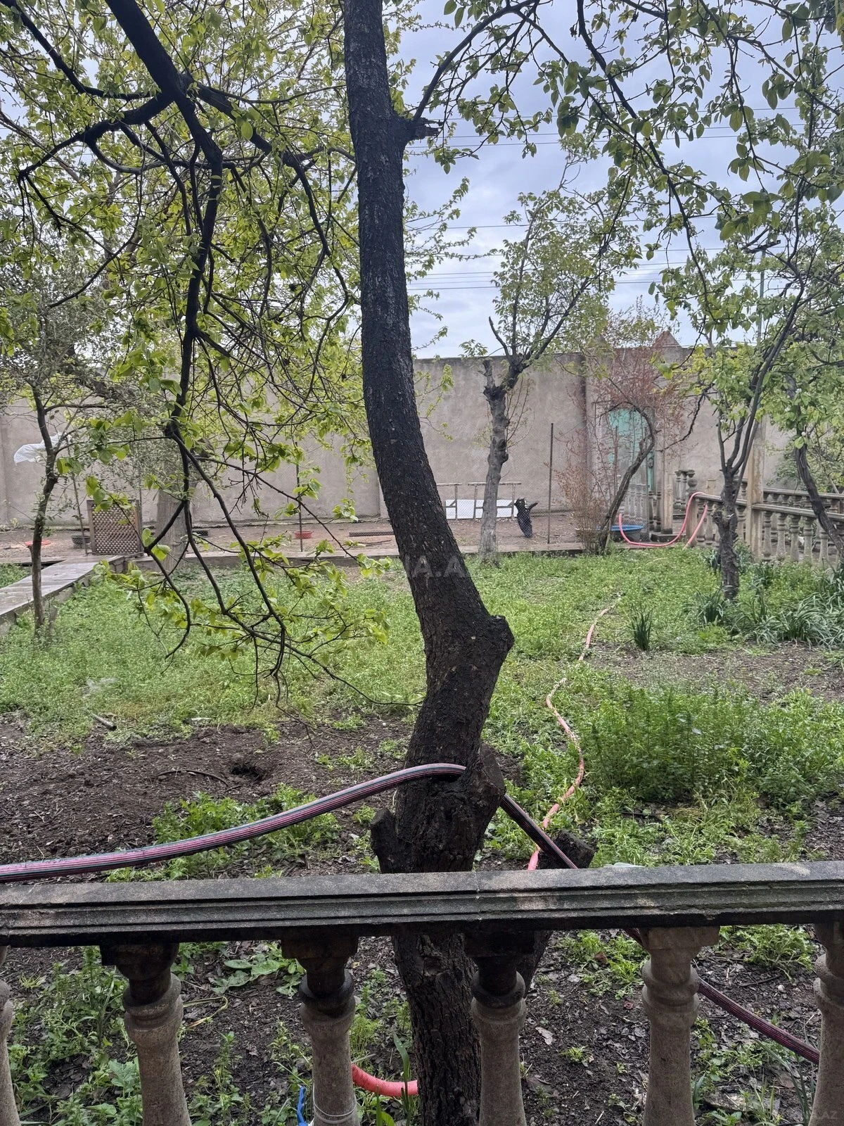 Satılır 11 otaqlı həyət evi 630 m²
