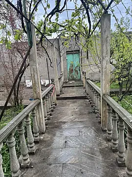 Satılır 11 otaqlı həyət evi 630 m²