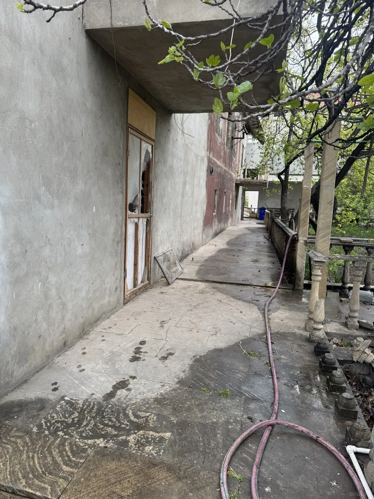 Satılır 11 otaqlı həyət evi 630 m²
